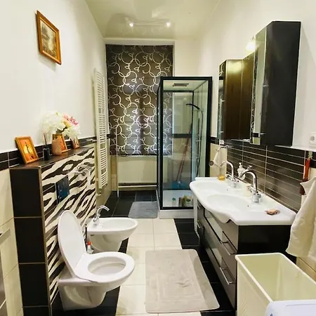 Emperor In Centre Praga