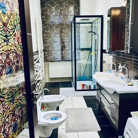 Emperor In Centre Apartamento *